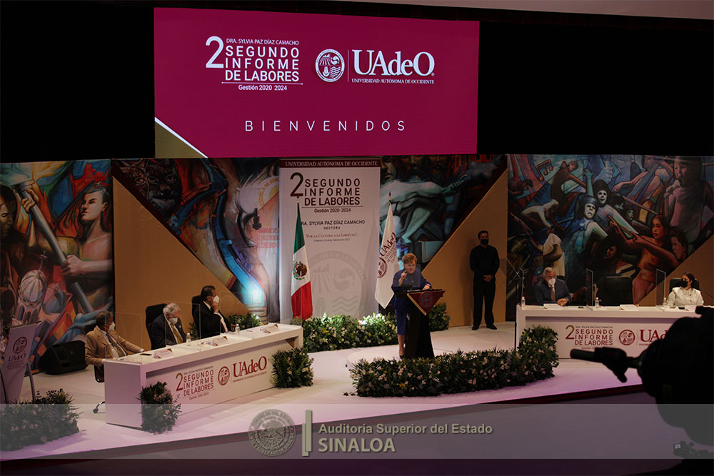 La Auditora Superior presente en el informe de labores de la Rectora de la UAdeO.