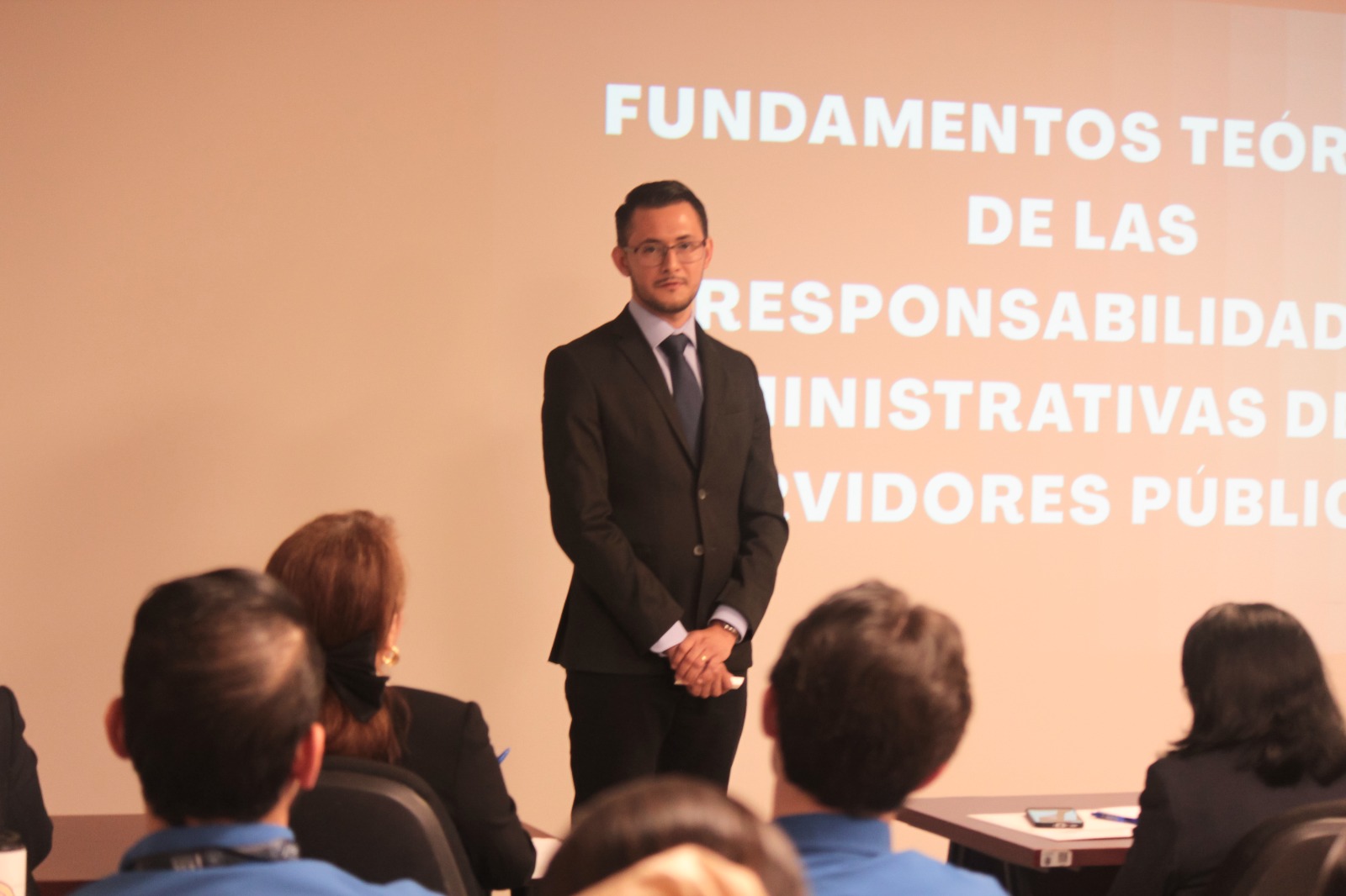 Personal de la Dirección General Jurídica de la ASE fortalece conocimientos en Responsabilidades Administrativas.